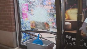 Smash-and-grab thieves hit Loop store
