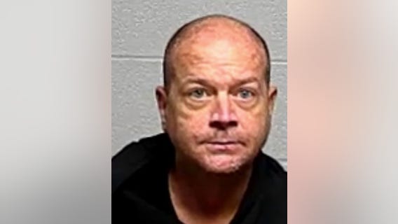 Fox Lake man arrested after allegedly threatening family with gun