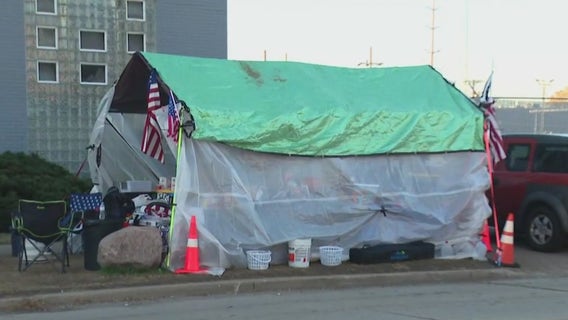 Broadview police remove ICE protesters' 'Yes We Canopy' tent