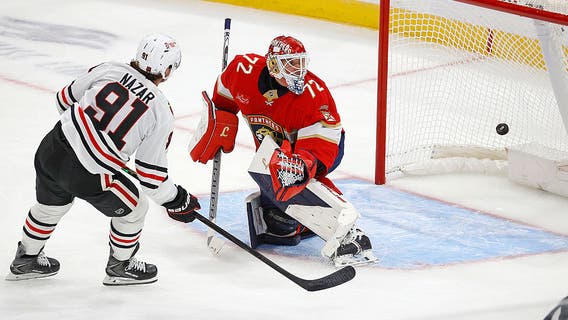 Boqvist scores go-ahead goal as Cup champ Panthers beat Blackhawks 3-2 on banner-raising night