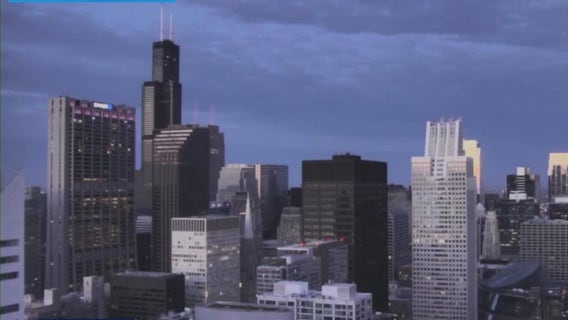 Chicago weather: Temps still in the 50s, small chance of rain later