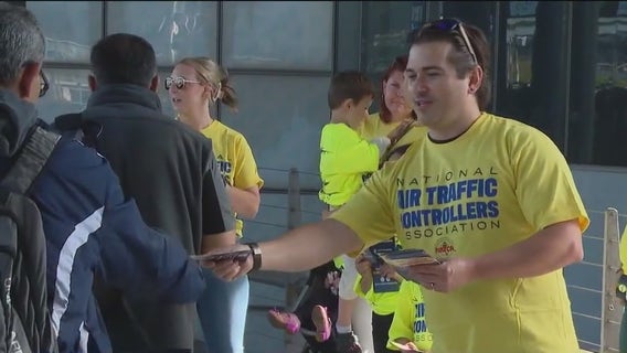 Chicago's air traffic controllers feel impact of government shutdown