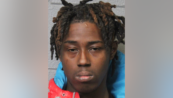 Chicago man charged with robbing CTA rider at gunpoint