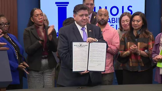 Pritzker launches Illinois Accountability Commission to probe federal immigration actions