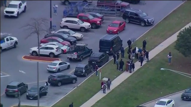 Pickup tried to hit immigration agents’ car in Cicero, police say