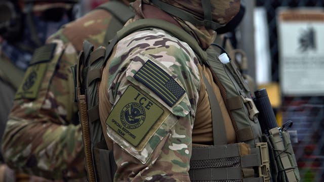 ICE Chicago chief exits as court steps up oversight of immigration crackdown