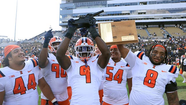 Altmyer throws for career-high 390 yards and No. 22 Illinois beats Purdue 43-27