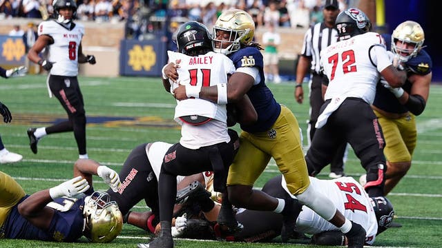 The defense is on a rise: Takeaways as Notre Dame stomps NC State in the second half