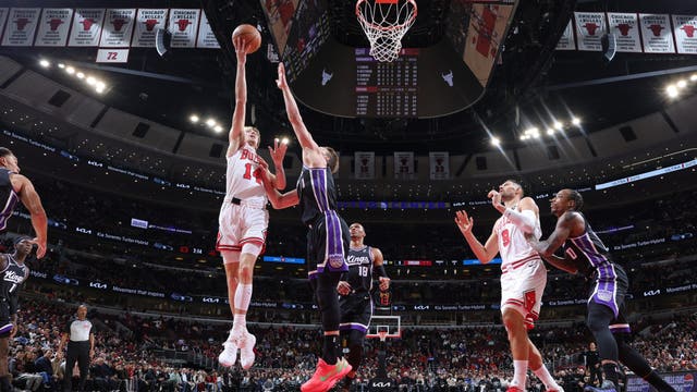Matas Buzelis scores 27 and Bulls move to 4-0 with 126-113 win over Kings