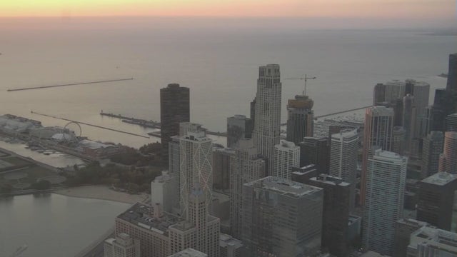 Chicago weather: Unseasonably warm temps continue Sunday