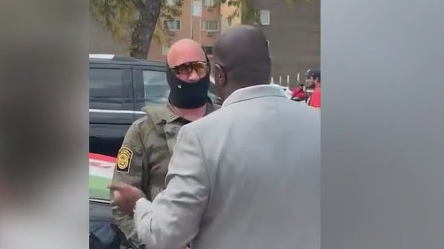 Waukegan mayor confronts ICE agents after woman detained outside of City Hall