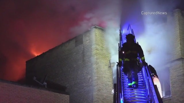 West Rogers Park apartment fire leaves 3 dead
