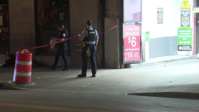 Man shot near 7-Eleven in downtown Chicago