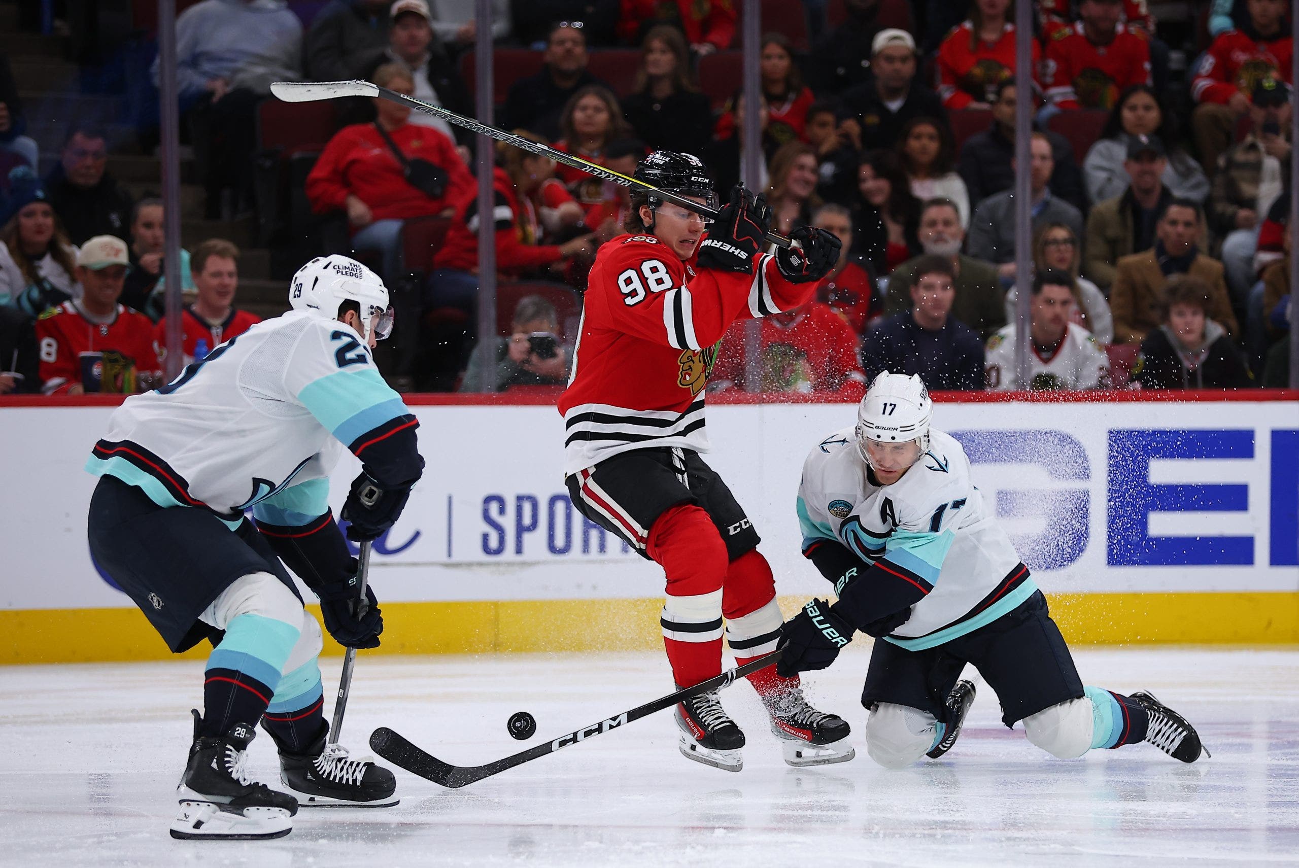 Schwartz caps Kraken’s three-goal third period in 3-2 win over Blackhawks