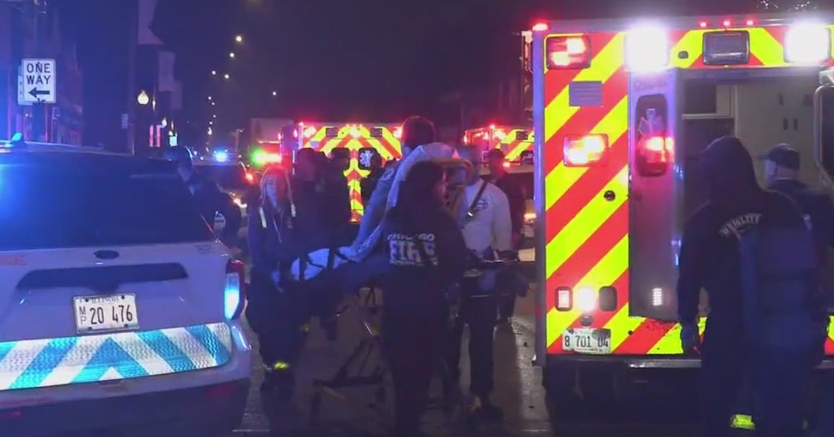 Chicago police officers hurt in crash on Southwest Side | FOX 32 Chicago