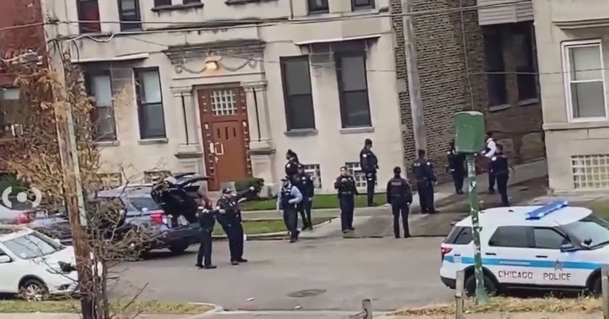 Chicago police shooting: Man grazed by officer gunfire during South ...