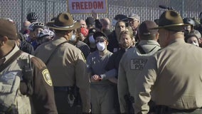Clashes erupt at Broadview ICE facility as 21 protesters arrested, officers injured