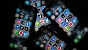 New study shows that nearly 75% of Americans have a 'love/hate' relationship with group chats