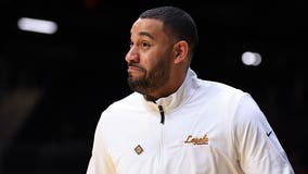 College basketball: Thrilling buzzer beater lifts Loyola, NU and Illinois start 1-0