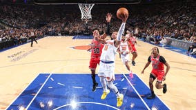 Brunson scores 31 as Knicks snap losing streak, hand Bulls first loss