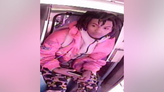 Man on electric scooter robbed Chicago pharmacies of narcotics, police say