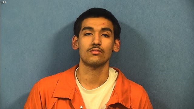 Chicago area 18-year-old led police on 113 mph chase, punched officer: prosecutors