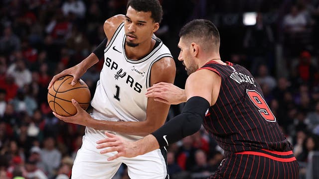 Spurs rally past Bulls, 121-117, Wembanyama scores 38