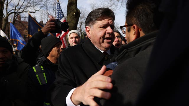 Chicago alder confronts Gov. JB Pritzker in Little Village over corporate tax