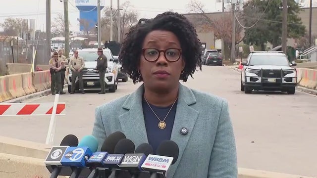 Illinois congresswoman tours Broadview ICE facility, finds 'unacceptable' conditions
