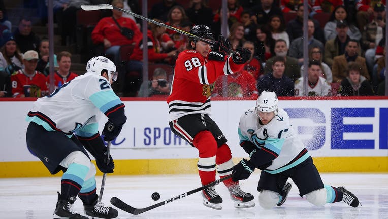 Schwartz caps Kraken's three-goal third period in 3-2 win over