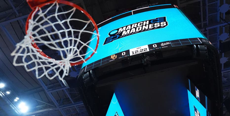 College basketball: 2 halves, or not 2 halves? Coaches weigh in on in-game preferences