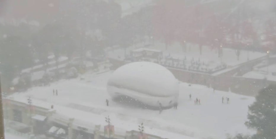 Snow blasts Chicago: School closings, canceled flights and impacted roads