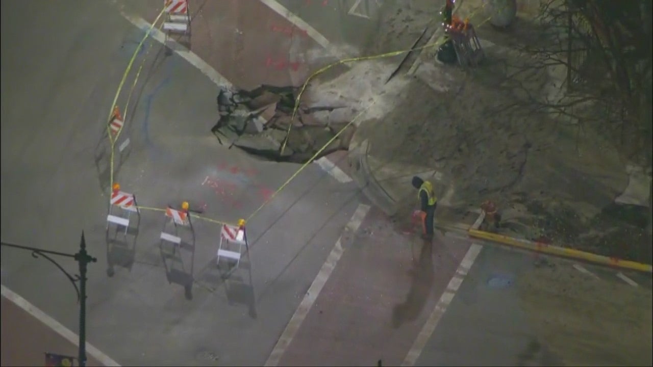 Sinkhole reported on Chicago's South Side