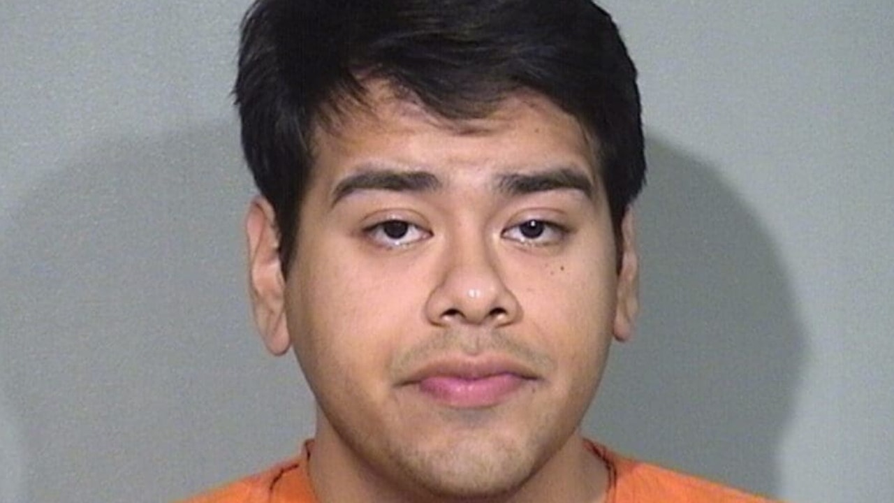 Illinois man charged with having child porn, officials say