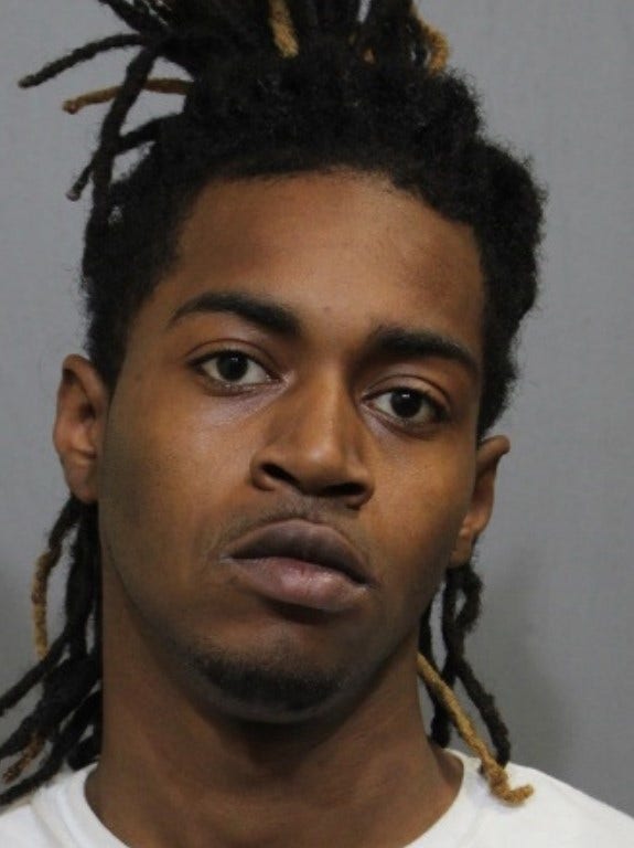 Chicago crime: Teen robbed woman, 19, at gunpoint, police say