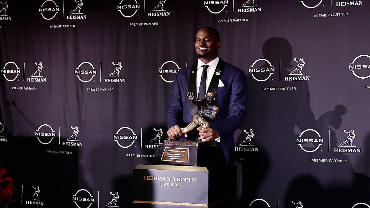 Notre Dame RB and Heisman finalist Jeremiyah Love to declare for the 2026 NFL Draft