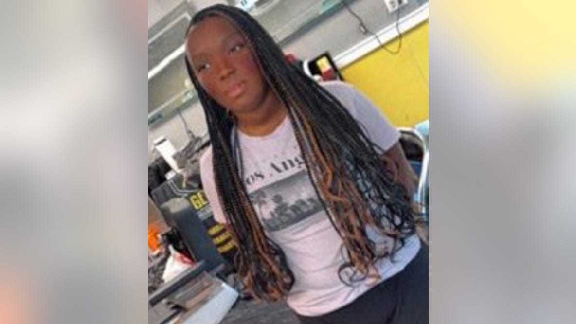 Nyveia Lofton: Missing 15-year-old girl last seen on Chicago's West Side