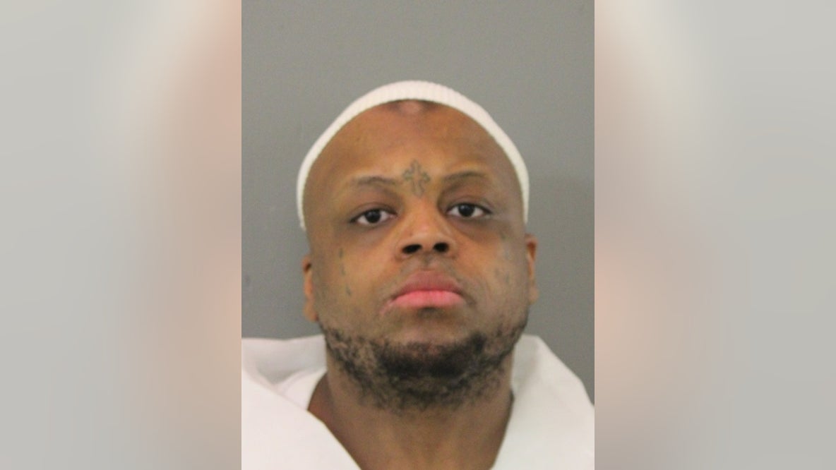 Chicago man arrested minutes after stabbing in alleged hate crime