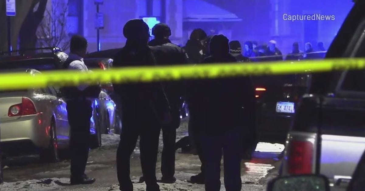 Man fatally shot by Chicago police after allegedly dragging officer ...