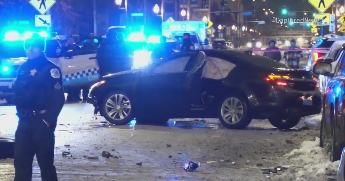 Woman dies after being ejected from vehicle in Logan Square car crash ...