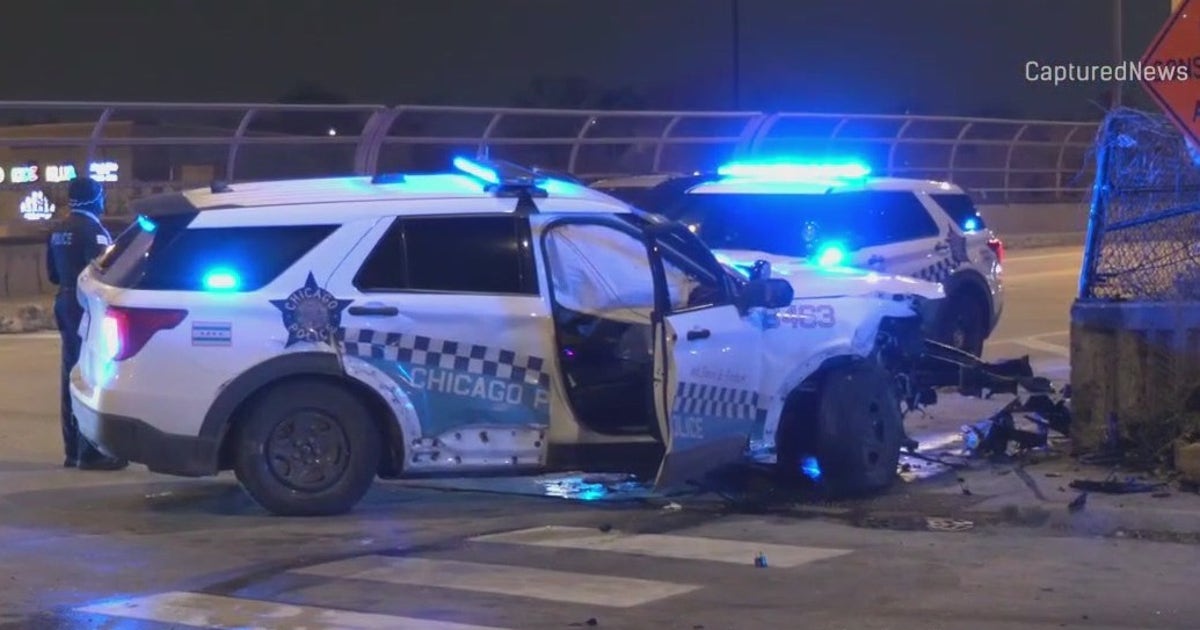 Chicago police officers, driver hurt in South Side crash | FOX 32 Chicago