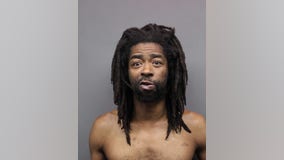 Chicago man accused of pushing rider onto CTA Blue Line tracks as train approached: police