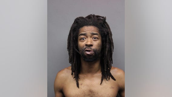 Chicago man accused of pushing rider onto CTA Blue Line tracks as train approached: police
