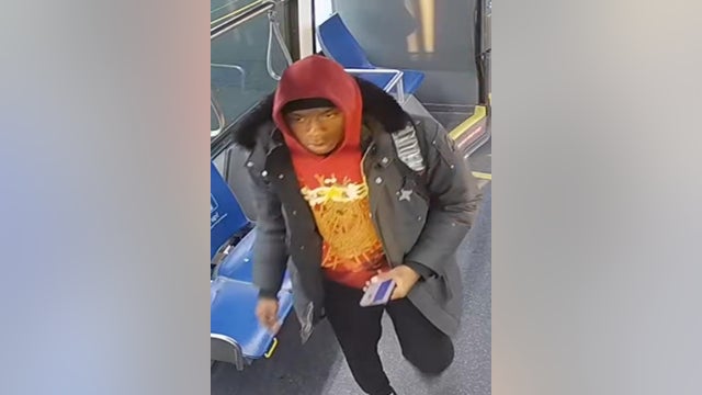 Chicago police seek person of interest in armed robbery
