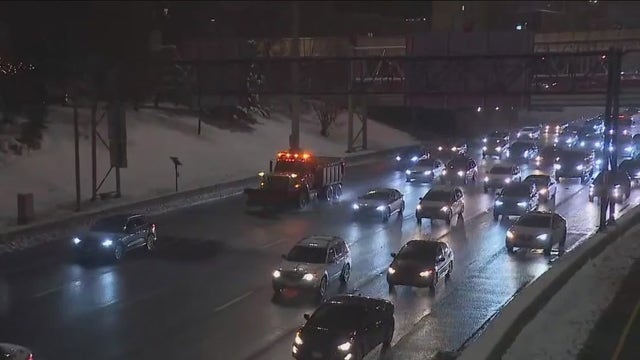 Chicago weather: More snow hits during evening rush hour