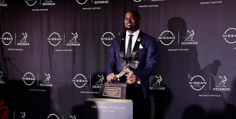 Notre Dame RB and Heisman finalist Jeremiyah Love to declare for the 2026 NFL Draft