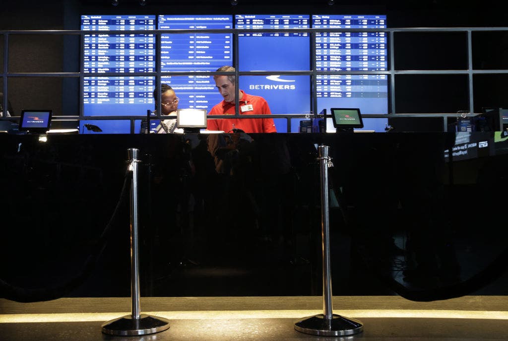 Illinois sees fewer in-person sports bets since start of new tax, data shows