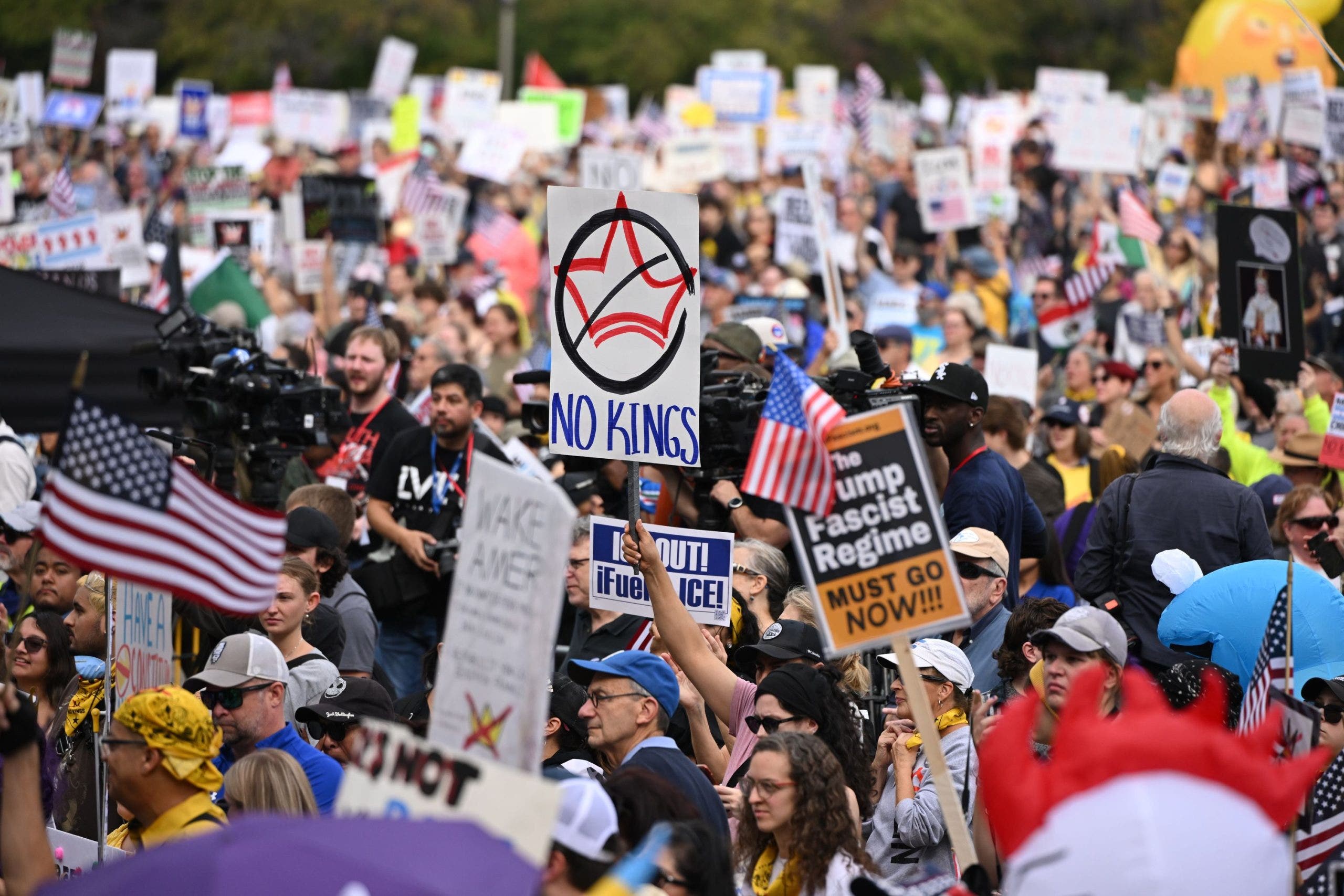Chicago suburb prepares for thousands of 'No Kings' protesters near ICE facility this weekend
