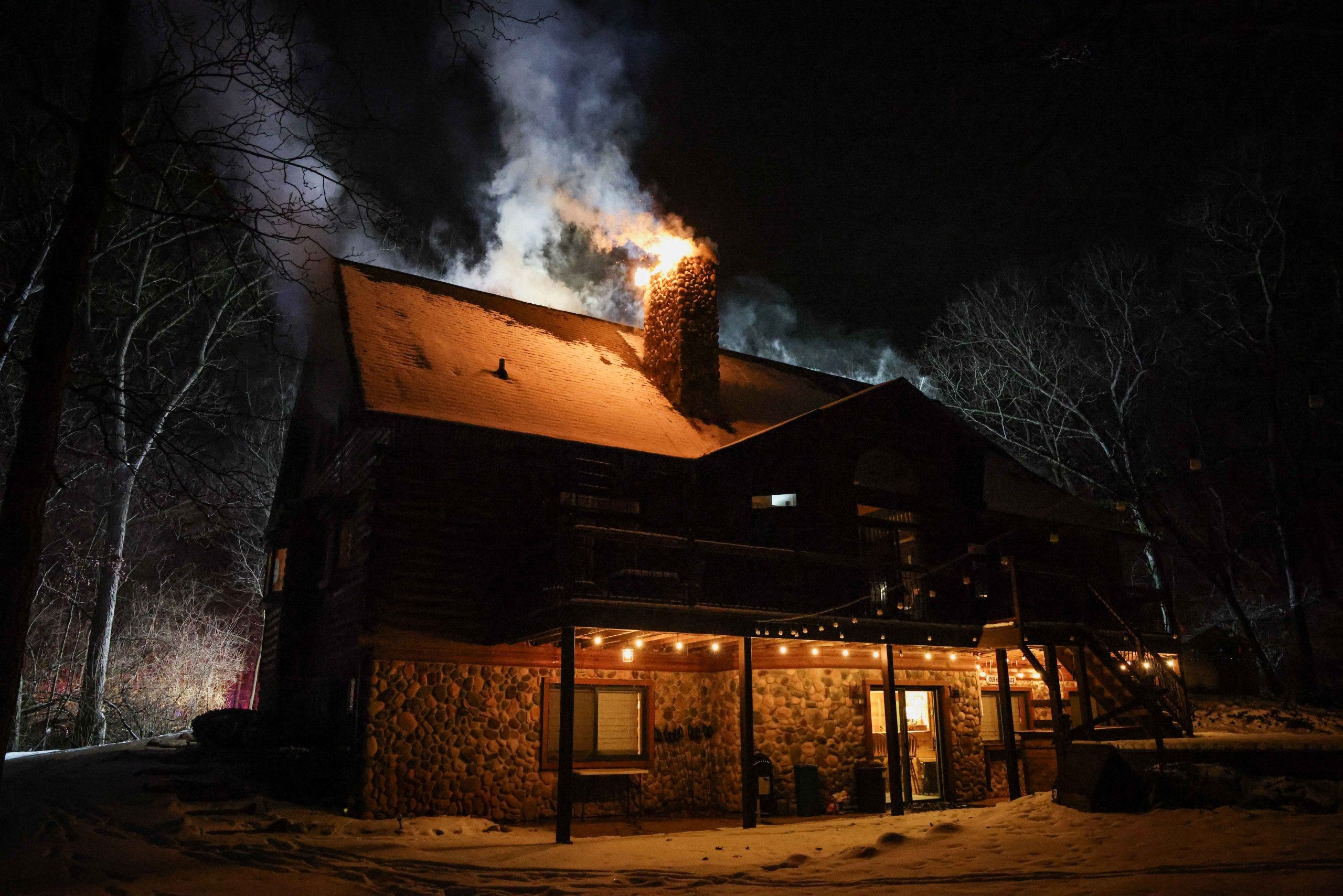 Two displaced after chimney fire in unincorporated Marengo: officials