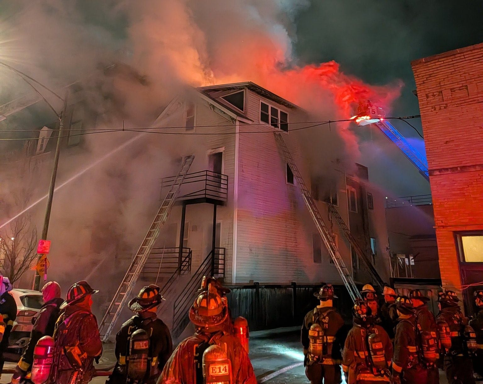 Fire on Chicago’s North Side leaves 3 hospitalized, including 2 firefighters: CFD